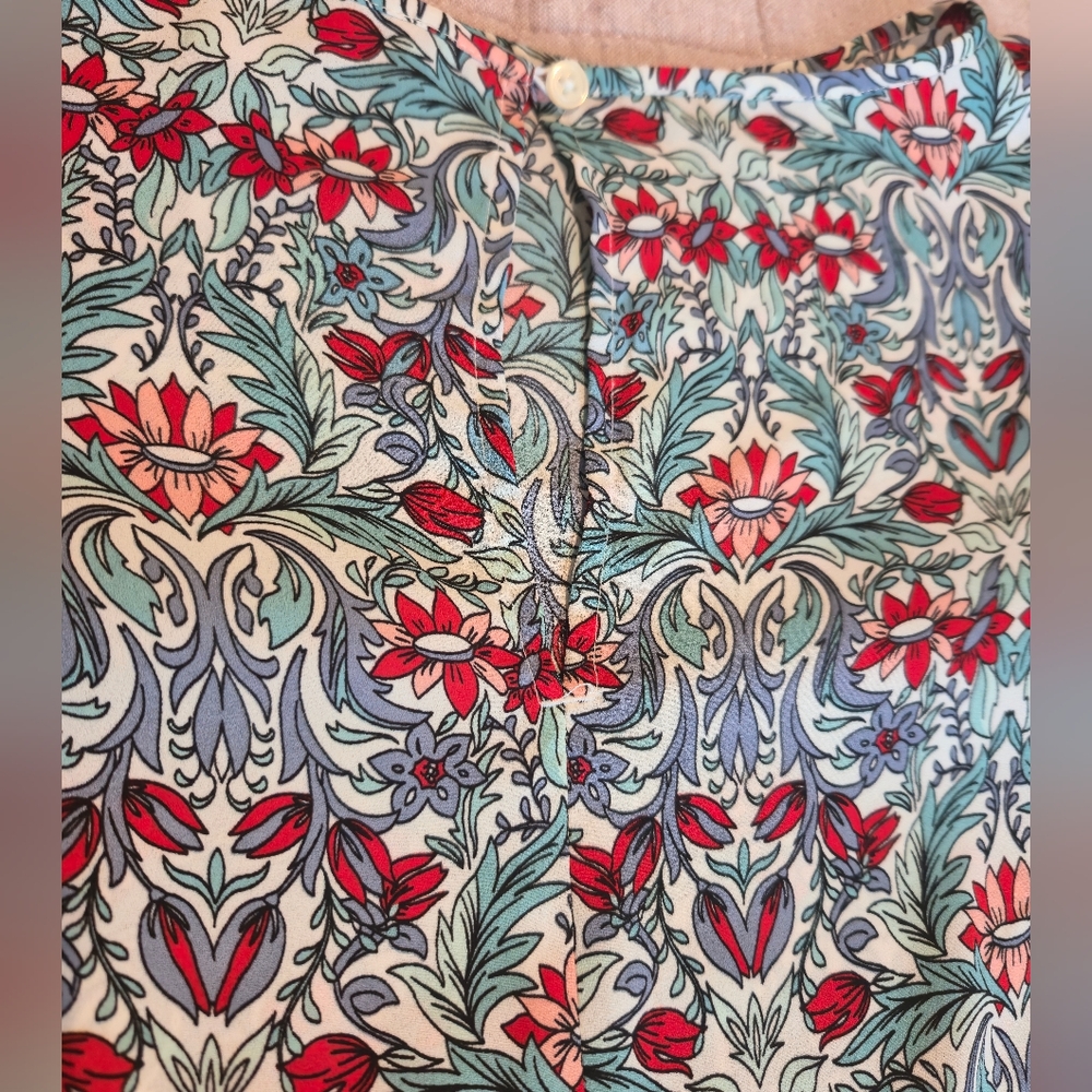 LOFT Multi-Color Flutter Sleeve Blouse - Picture 8 of 9